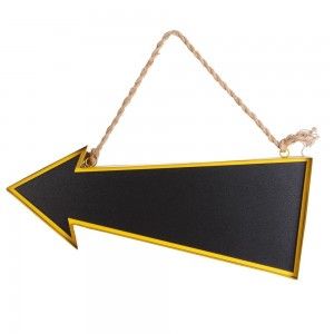 Decoración para colgar - Flecha en metal (62.5x5x25.5 cm).