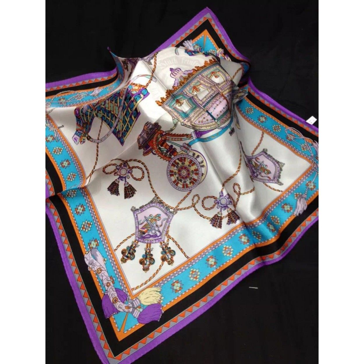 SILK HANDKERCHIEF 100% NATURAL VIWIN & SILK, 55X55 CM.