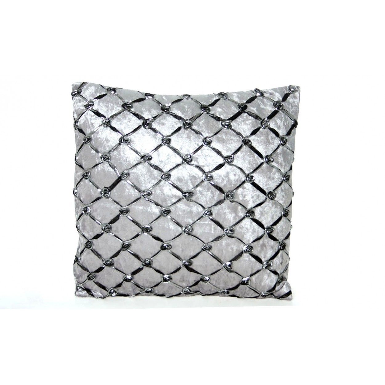 Coussin en tissu brillant.