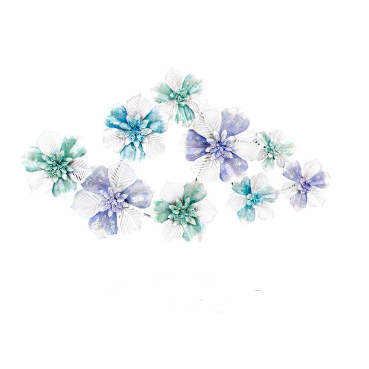 Decoracíon wall of metal decorated with flowers