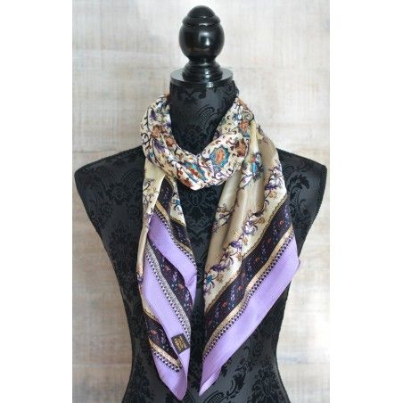 Foulard de soie 100% naturelle, des modèles de lettres rouges, la Maison et Plus