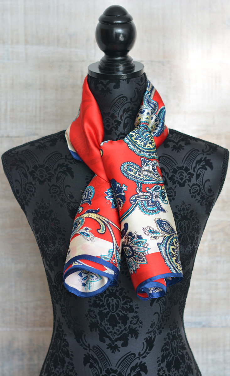 Foulard de soie 100% naturelle, le modèle de l'Amibe rouge, la Maison et Plus