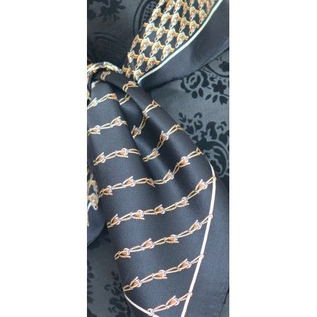 Foulard de soie 100% naturelle, modèle de Boucles noires, la Maison et Plus