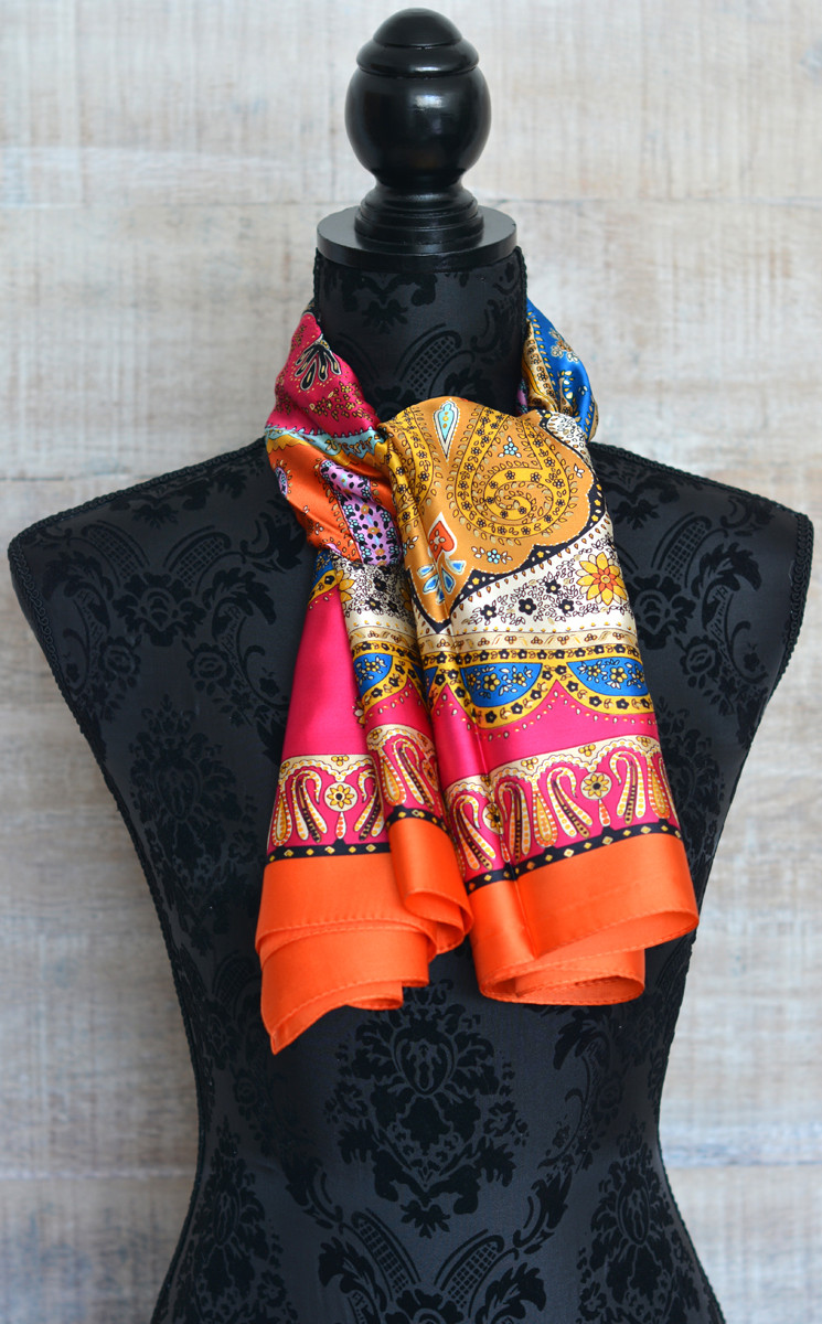 Foulard de soie 100% naturelle, le modèle, le corail orange, la Maison et Plus