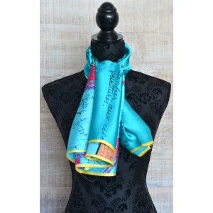 Pañuelo  de seda 100% natural, modelo frases azul, de Hogar y Mas