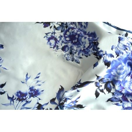 Pañuelo  de seda 100% natural, con dos caras y  flecos, blanco y morado,  de Hogar y Mas