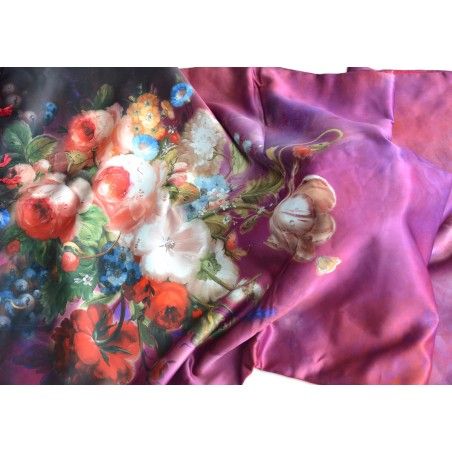 Pañuelo  de seda 100% natural, con dos caras y  flecos, modelo flores morado, colección otoño-invierno,  de Hogar y Mas