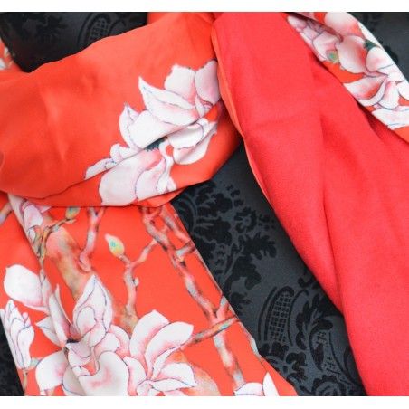Pañuelo  de seda 100% natural, con dos caras y  flecos, modelo primavera naranja, colección otoño-invierno,  de Hogar y Mas