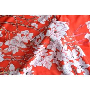 Pañuelo  de seda 100% natural, con dos caras y  flecos, modelo primavera naranja, colección otoño-invierno,  de Hogar y Mas
