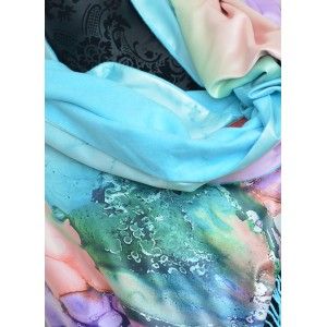 Pañuelo  de seda 100% natural, con dos caras y  flecos, modelo agua azul, colección otoño-invierno,  de Hogar y Mas