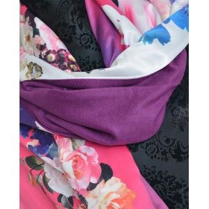 Pañuelo  de seda 100% natural, con dos caras y  flecos, modelo primavera morado, colección otoño-invierno,  de Hogar y Mas