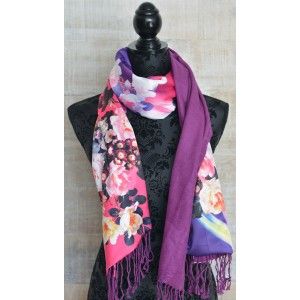 Pañuelo  de seda 100% natural, con dos caras y  flecos, modelo primavera morado, colección otoño-invierno,  de Hogar y Mas