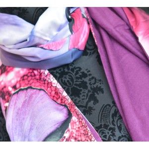 Pañuelo  de seda 100% natural, con dos caras y  flecos, modelo mariposa , colección otoño-invierno,  de Hogar y Mas