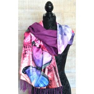 Pañuelo  de seda 100% natural, con dos caras y  flecos, modelo mariposa , colección otoño-invierno,  de Hogar y Mas