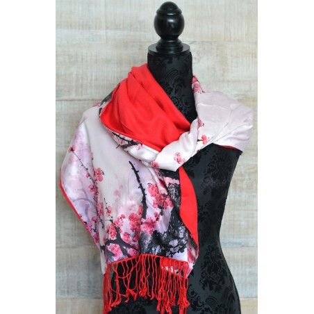 Pañuelo  de seda 100% natural, con dos caras y  flecos, modelo ramas rojo , colección otoño-invierno,  de Hogar y Mas