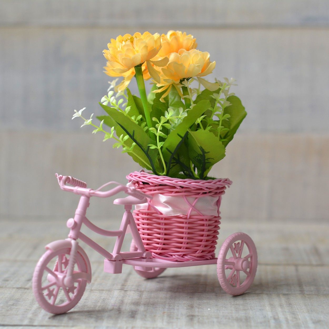 Jardinière en Forme de boîte Vélo Rose et des Plantes Aritifical Trois Modèles de Maison et Plus
