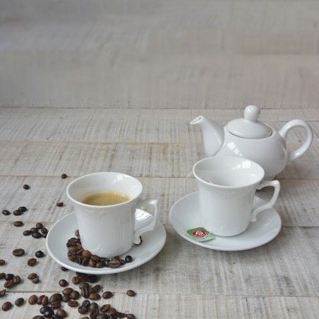 Juego de Café con leche o infusión de Cerámica Blanca seis platos y tazas. Decorado finamente  con motivos suaves florales.