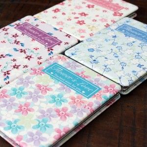 Miroir de maquillage sac est pratique et confortable avec 2 grossissements de Conception de Fleurs de l'Amour - Maison et Plus