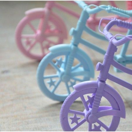 Fioriera Bicicletta Viola e Piante Artificiali da Quattro Modelli, Casa e molto altro ancora 