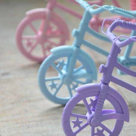Fioriera Bicicletta Blu e Piante Artificiali Due Modelli di Casa e di Più 