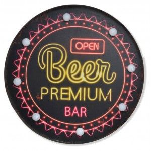 Decorazione da parete, in Legno Naturale e Led, con Finitura angosciata. Progettazione di un Bar, con un stile Vintage/Fabbrica