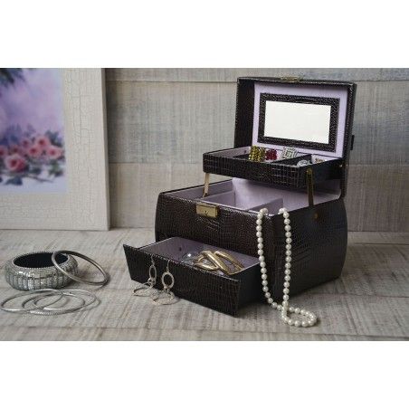 Bijoutier de cuir synthétique avec tiroirs (21x16x14.5 cm). 