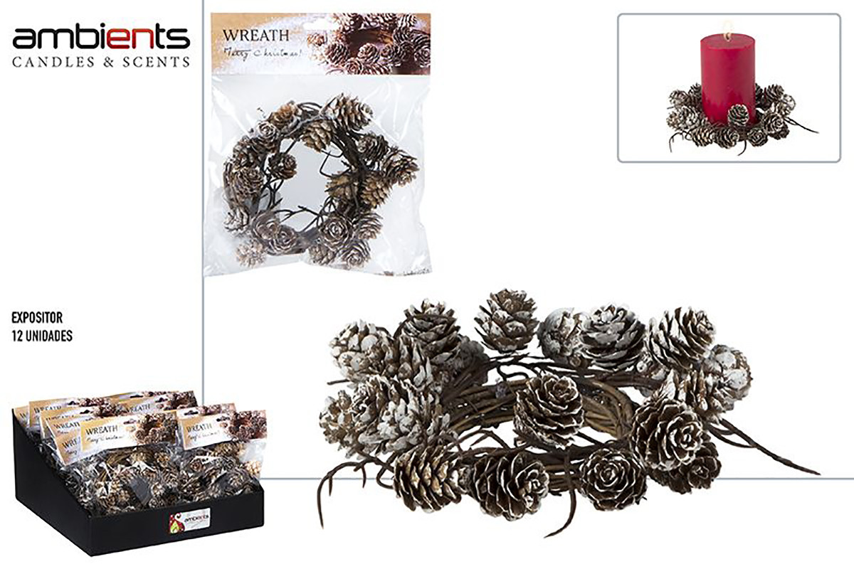 Center Table/Crown of Pineapples to finish Frosting, to the Christmas Decorations. Design Christmas style with Holiday - Home
