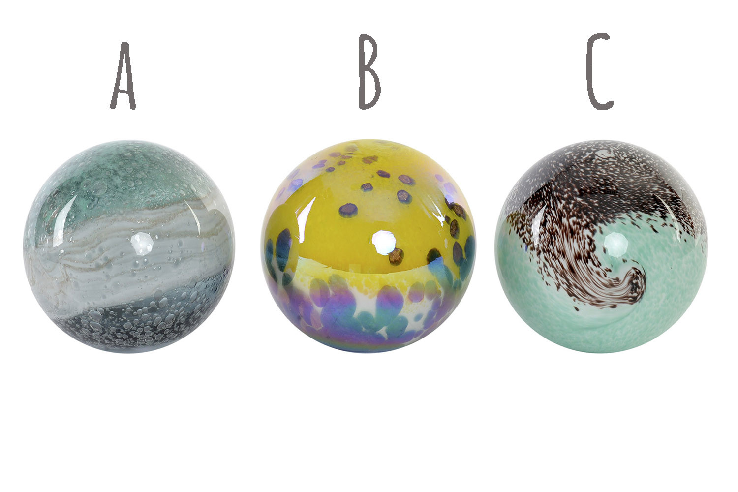 Bola Decorativa realizada en Cristal, Multicolor. Diseño Abstracto, con estilo Contemporáneo. Diámetro de 12cm - Hogar y Más