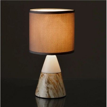 Lampada da tavolo, realizzato in Ceramica, Bianco e Beige. Il Design del Marmo, in stile Moderno - Casa e altro ancora