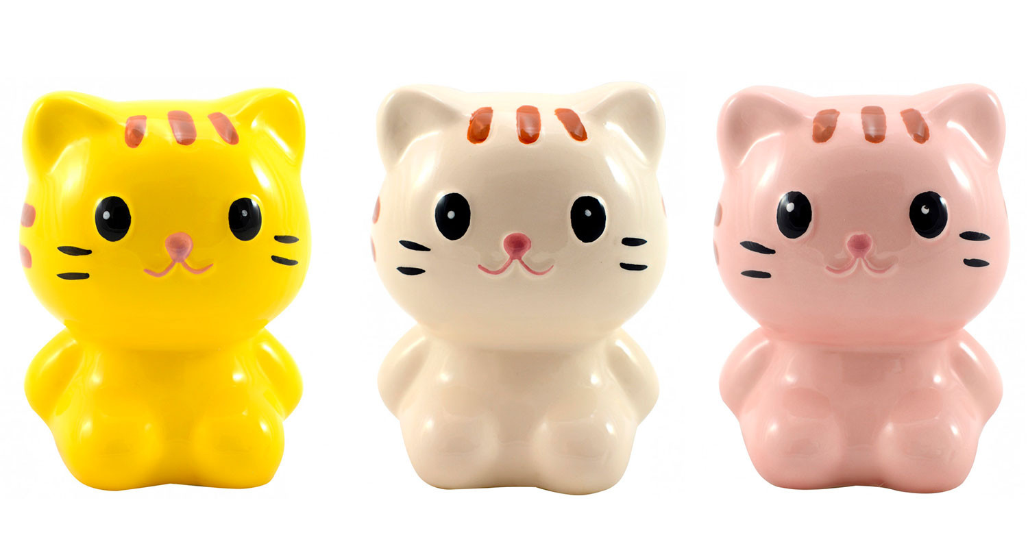 Piggy bank with the shape of a kitten ceramic.