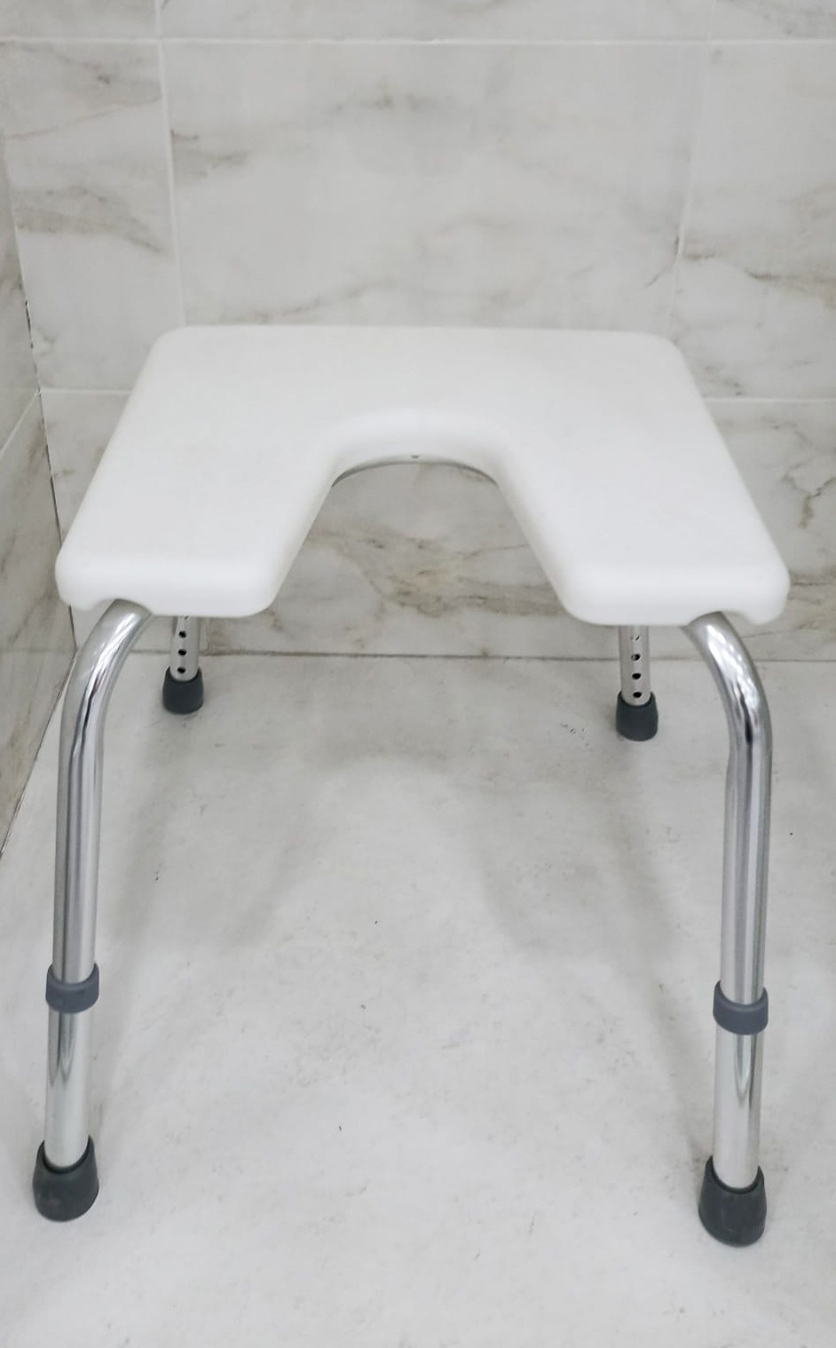 TABURETE PARA DUCHA CON ASIENTO EN "U"