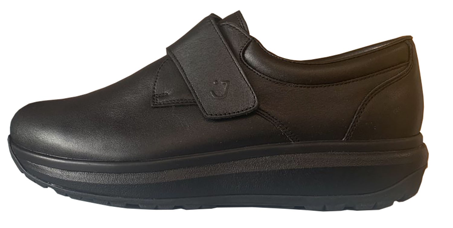 ZAPATILLA DE PIEL COLOR NEGRO