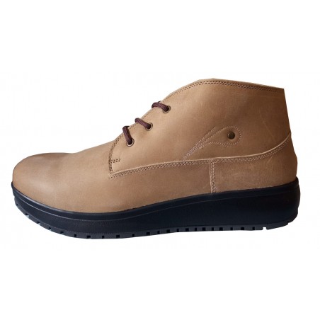 BOTA DE PIEL DE MUJER. COLOR MARRON CLARO