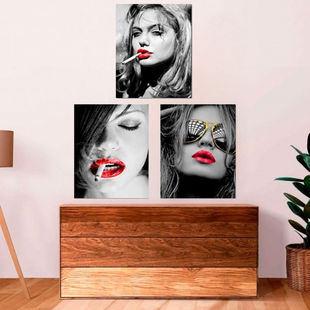 CUADRO DECORATIVO LIENZO MUJER FUMANDO BLANCO Y NEGRO LABIOS ROJOS 40X50CM