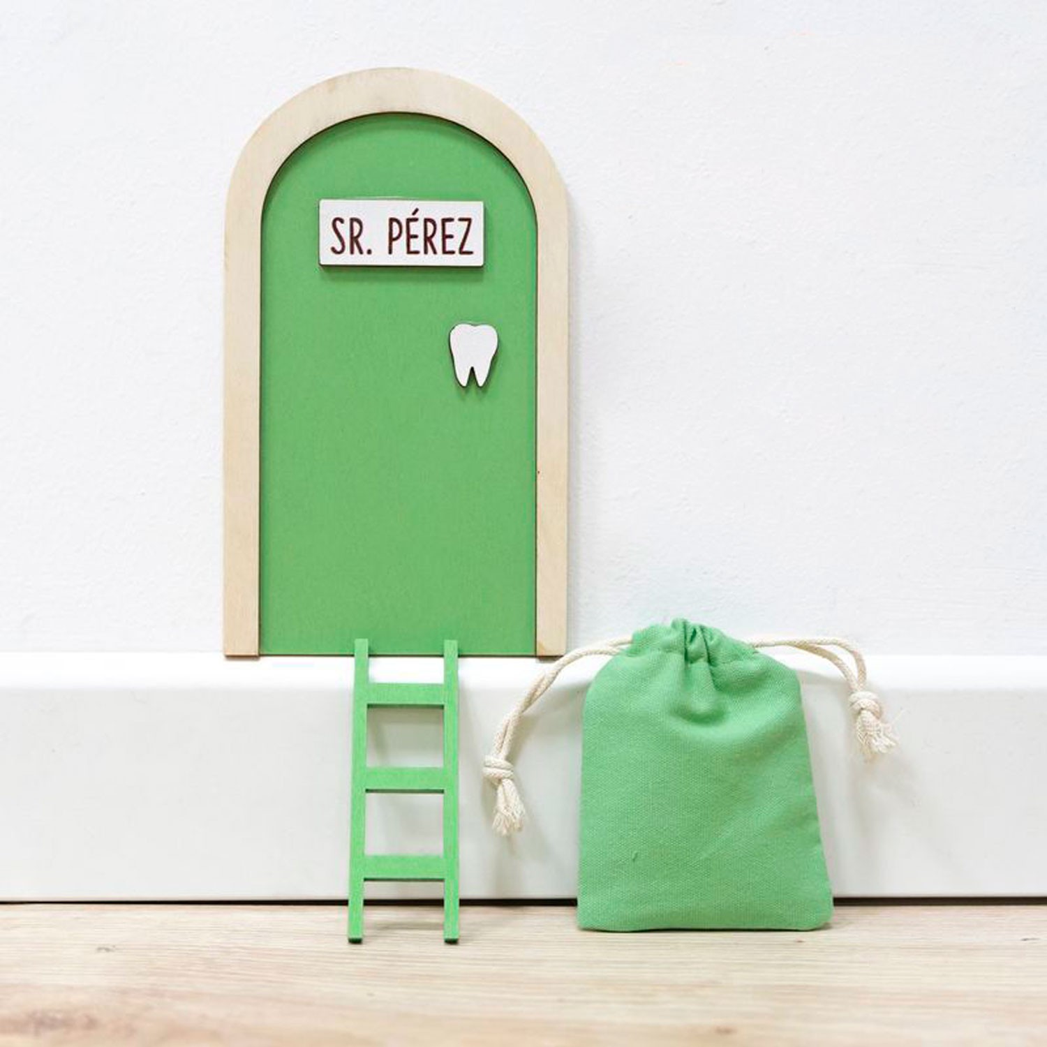 PUERTA RATONCITO PEREZ CON...