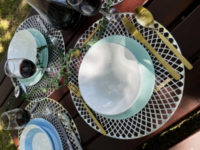 Descubre vajillas modernas, de porcelana y coloridas en Hogar y Más.
